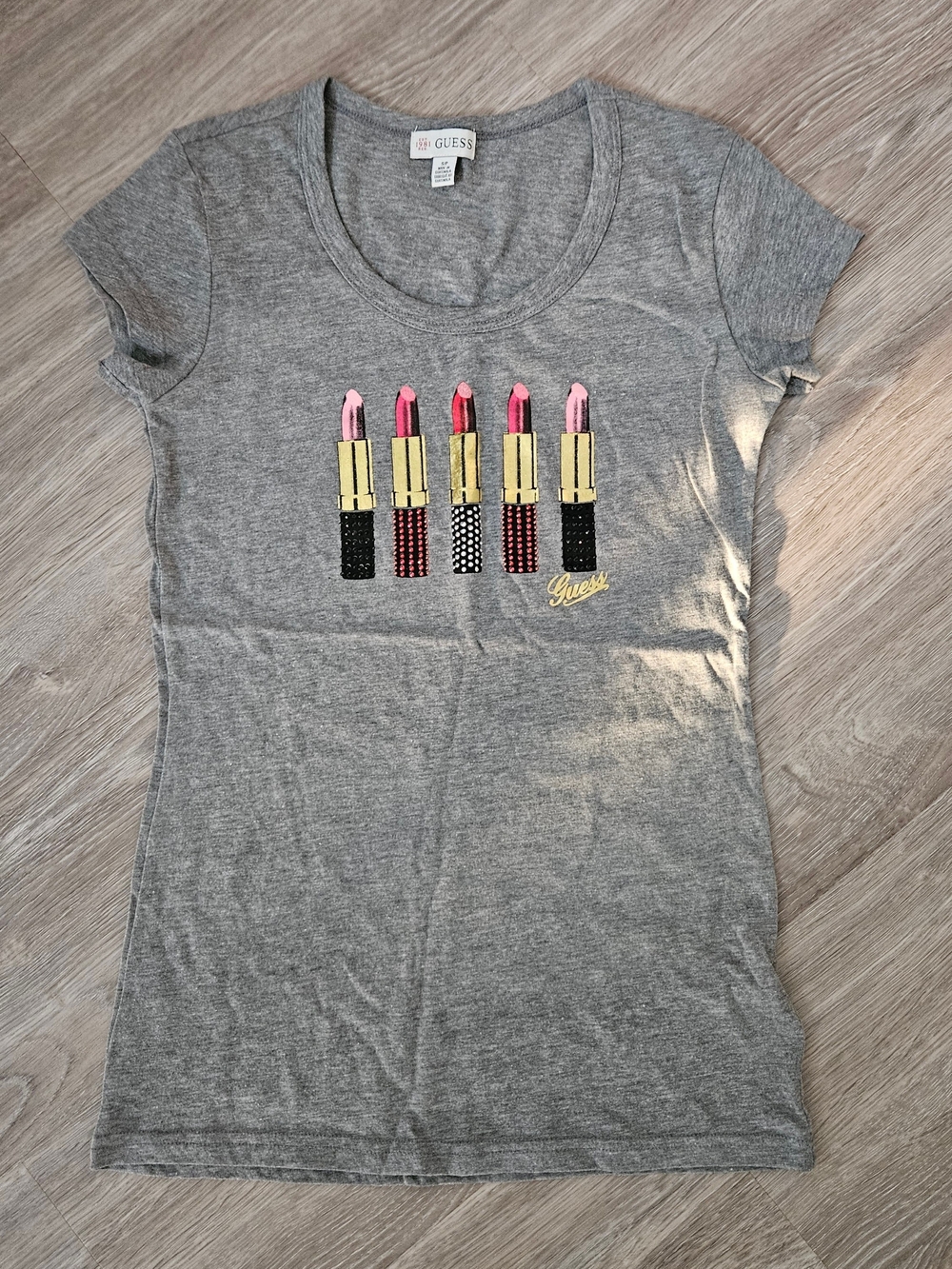 Guess Gray Tee with Pink Lipstick Graphic and Gold Accents